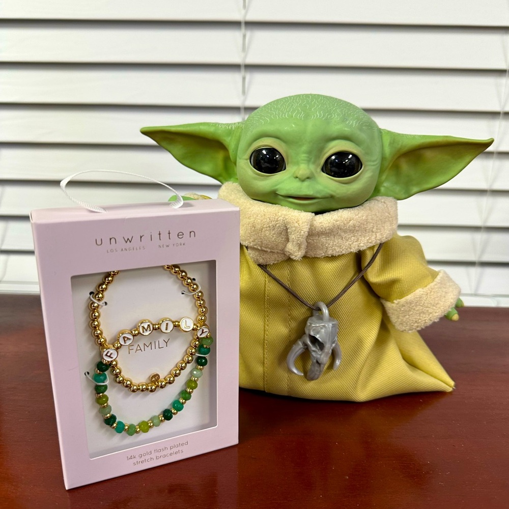 Unwritten Multi Green Quartz Family Stone and Beaded Stretch Bracelet Set - Picture 5 of 6